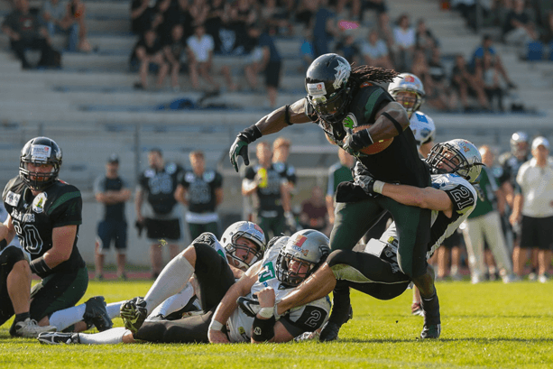 depositphotos_30815903-stock-photo-dragons-vs-raiders